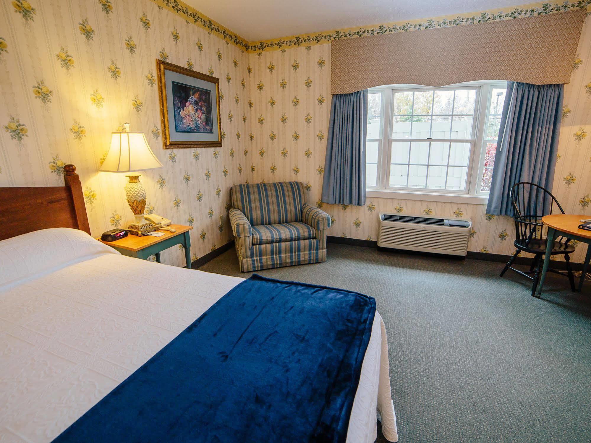 Best Western Plus Dutch Haus Inn And Suites Columbiana Exterior photo
